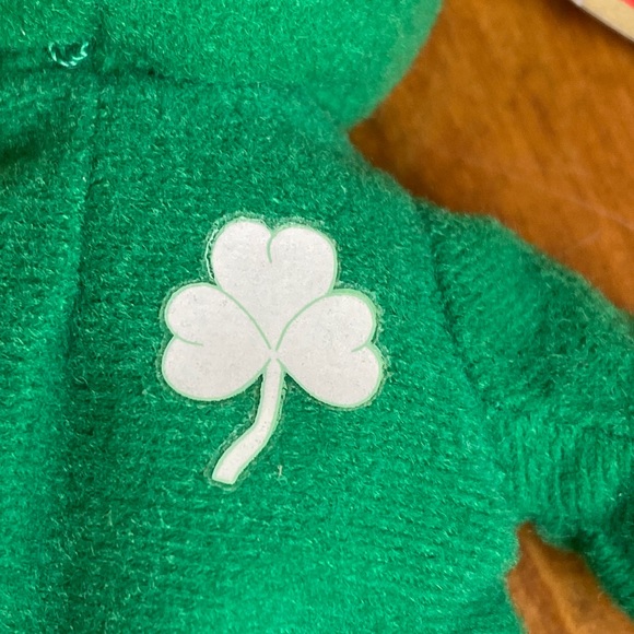 Teenie Beanie Baby, Erin the Bear lucky charm clover - Picture 6 of 7